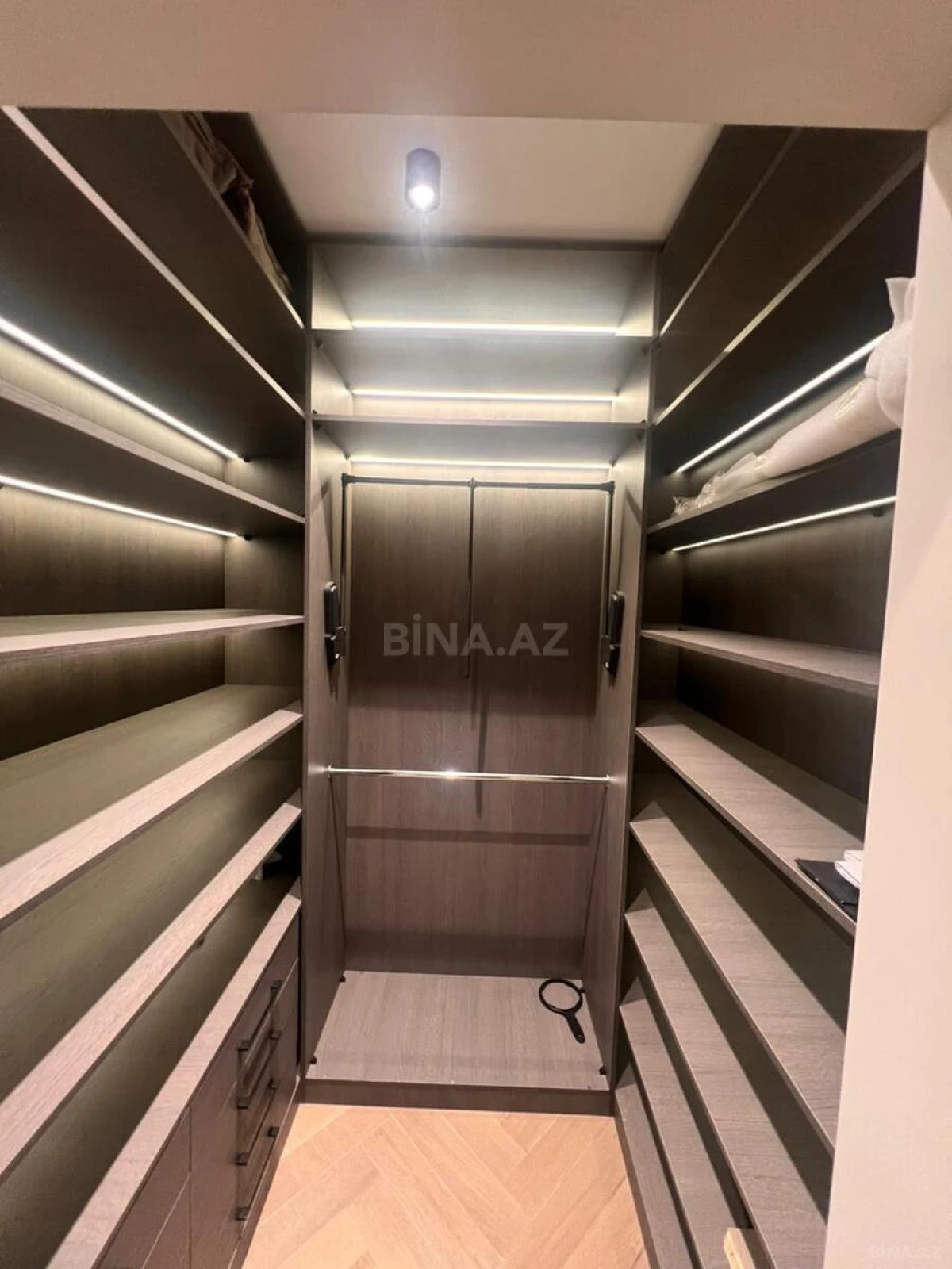 Kirayə verilir 2 otaqlı mənzil 85 m²