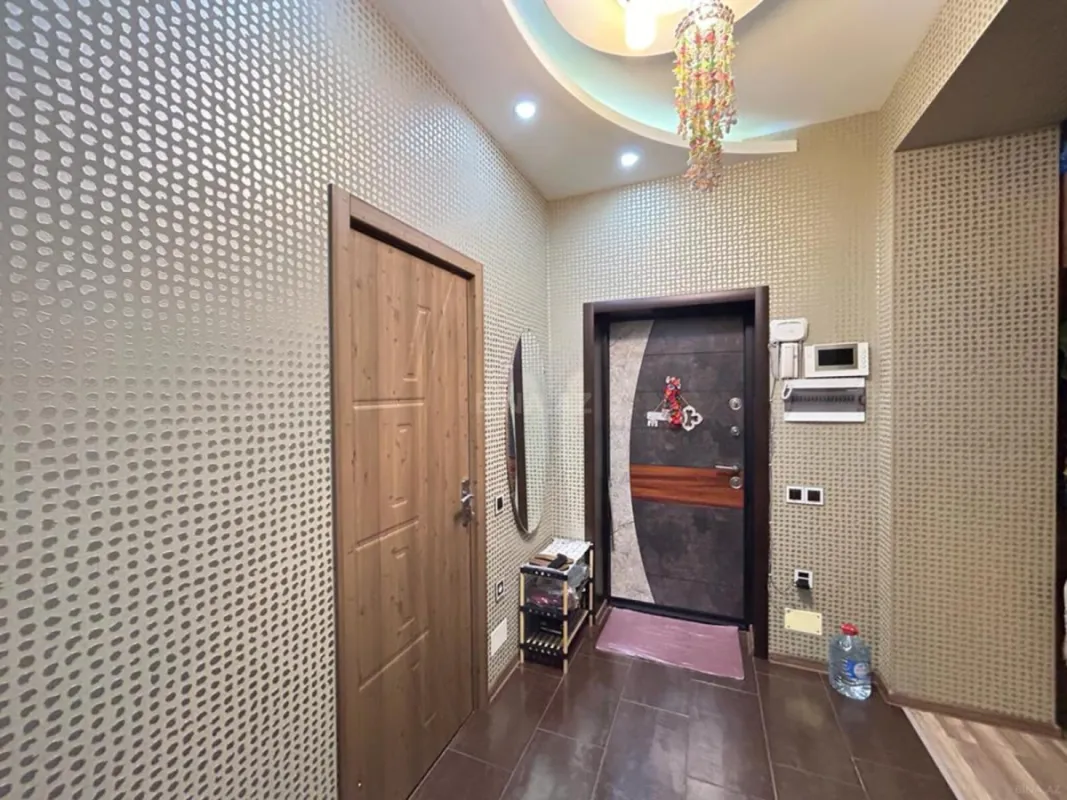 Satılır 2 otaqlı mənzil 87 m²
