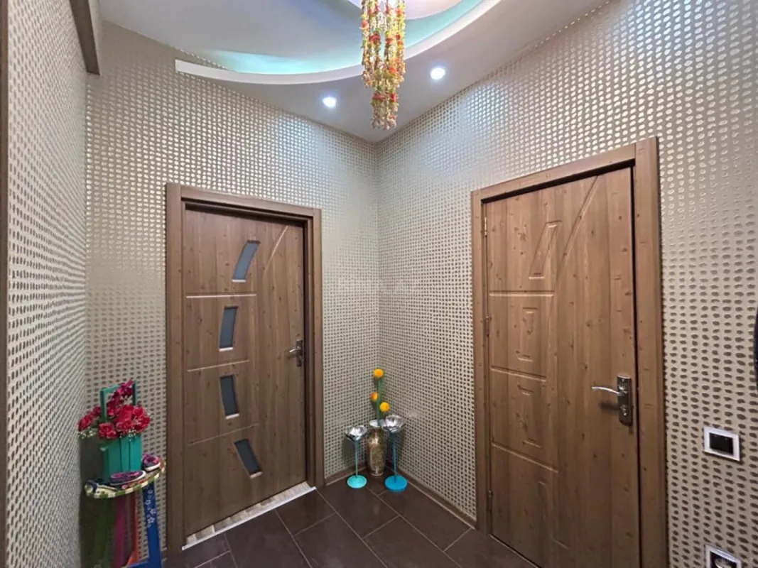 Satılır 2 otaqlı mənzil 87 m²