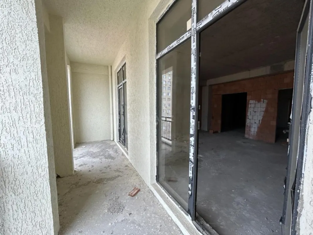 Satılır 4 otaqlı mənzil 181 m²