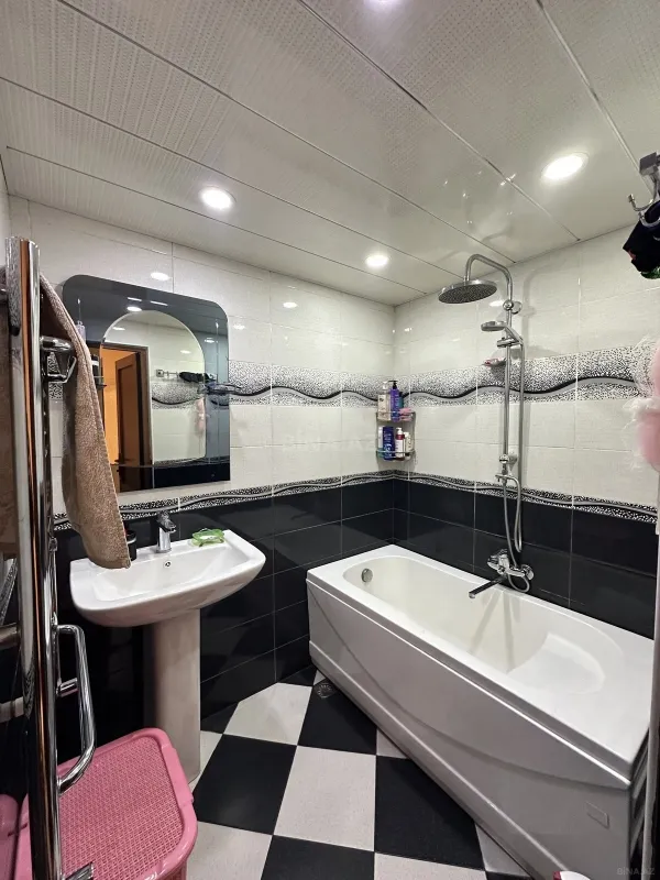 Satılır 3 otaqlı mənzil 90 m²