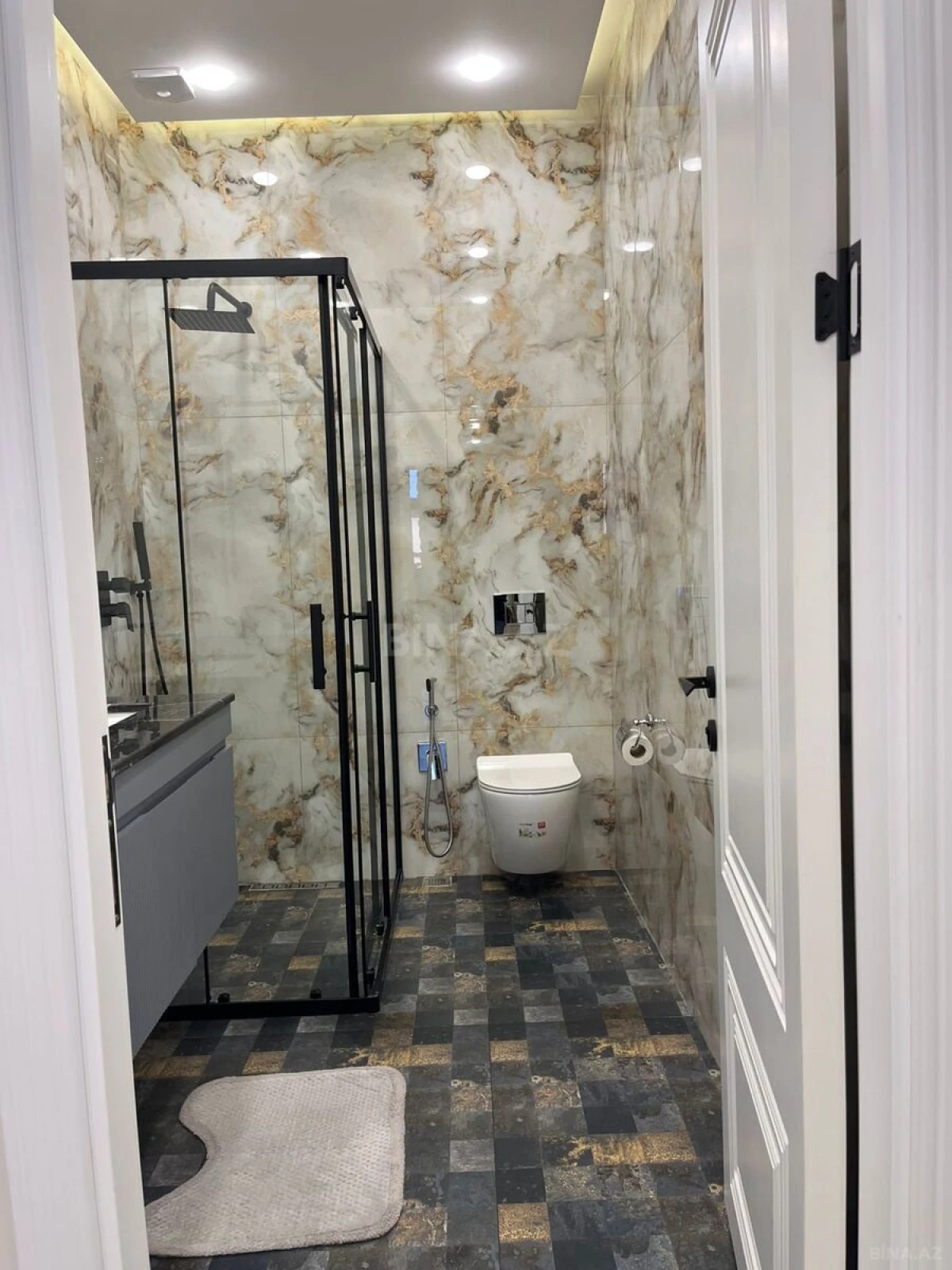 Kirayə verilir 2 otaqlı mənzil 70 m²