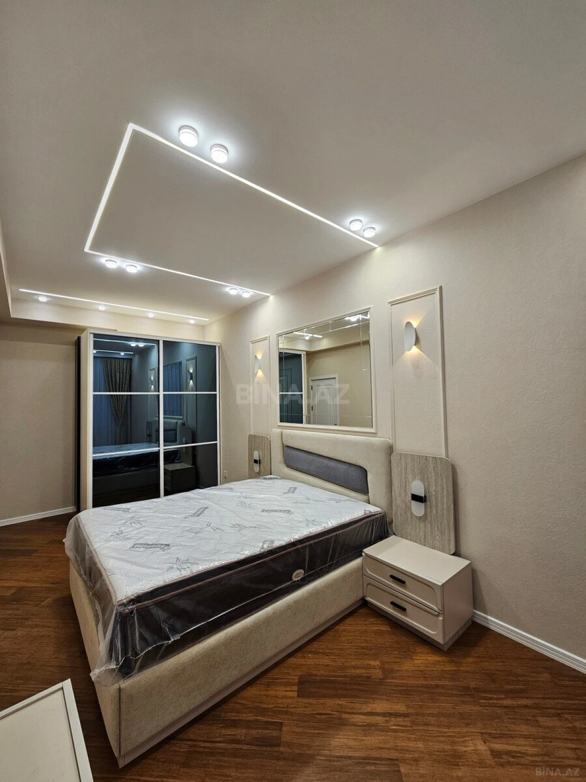 Satılır 2 otaqlı mənzil 68 m²