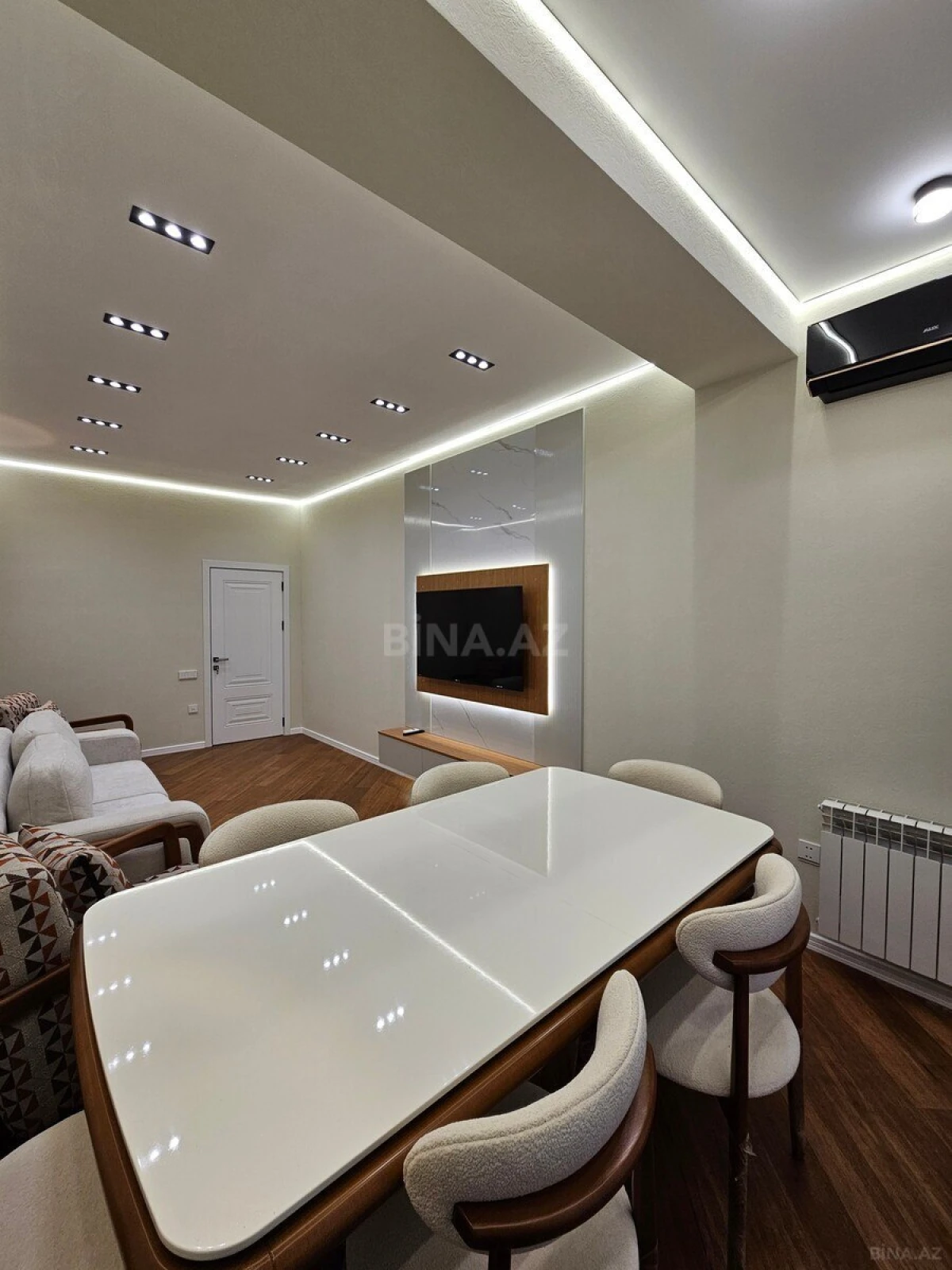 Satılır 2 otaqlı mənzil 68 m²