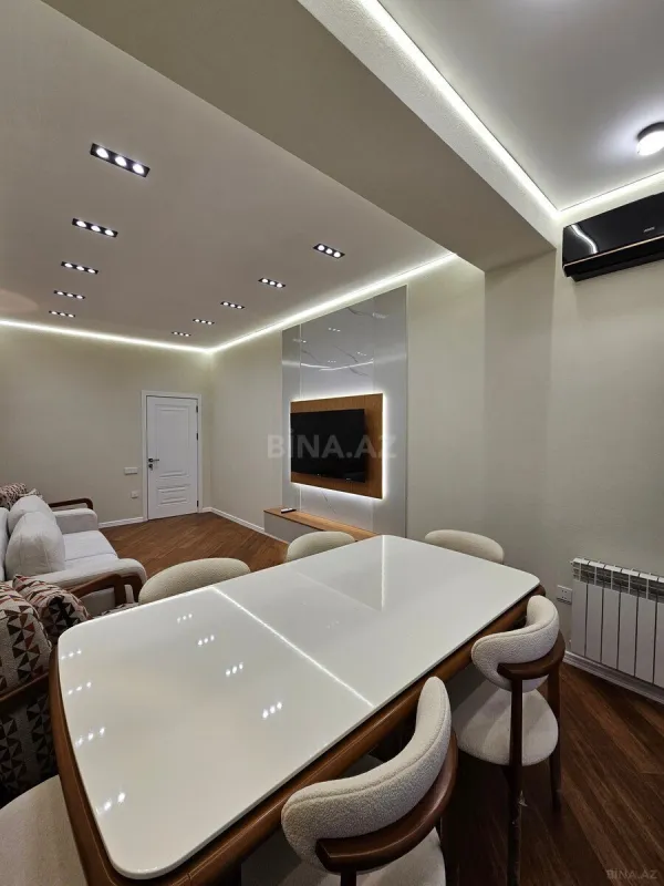 Satılır 2 otaqlı mənzil 68 m²