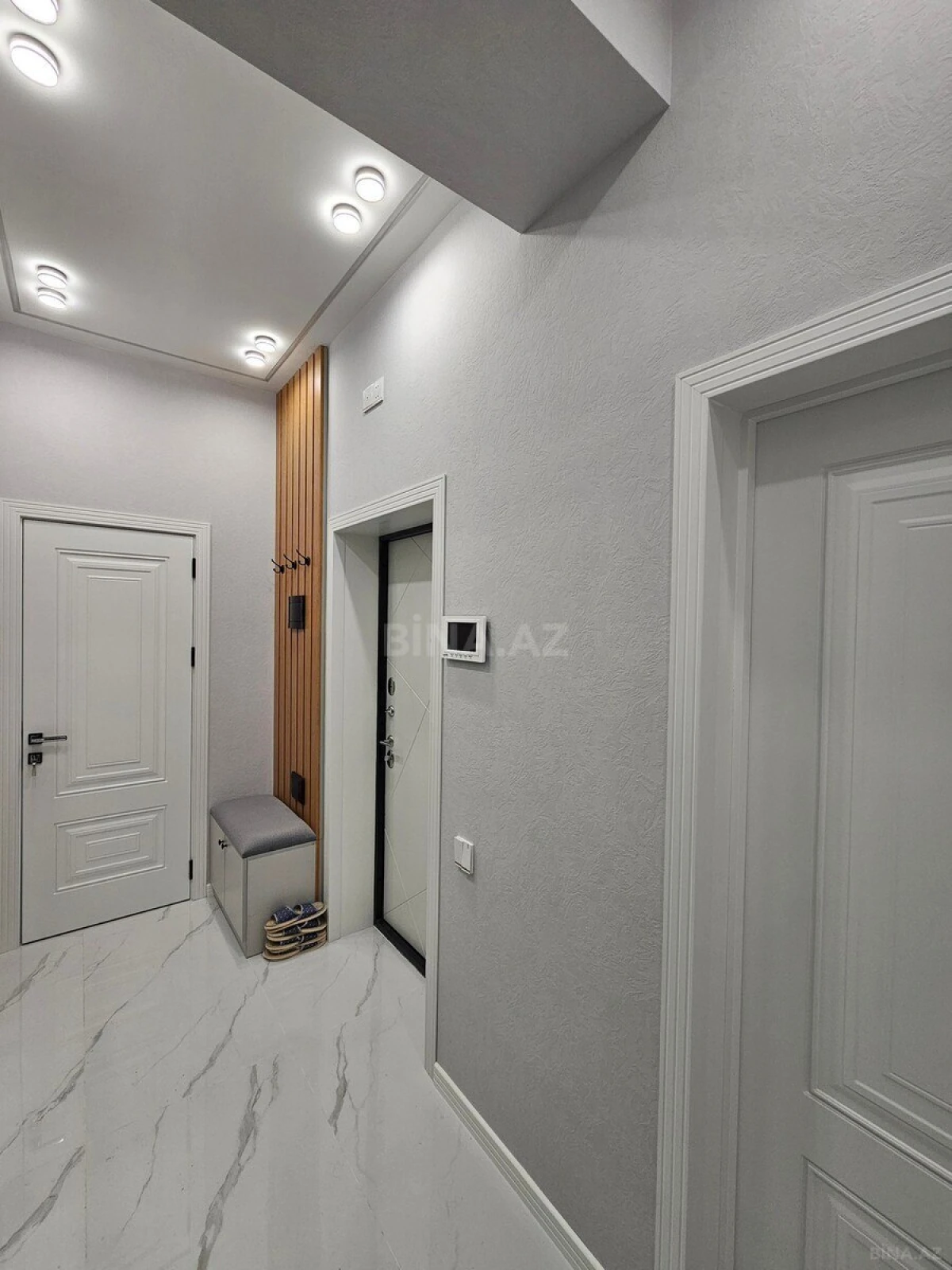 Satılır 2 otaqlı mənzil 68 m²