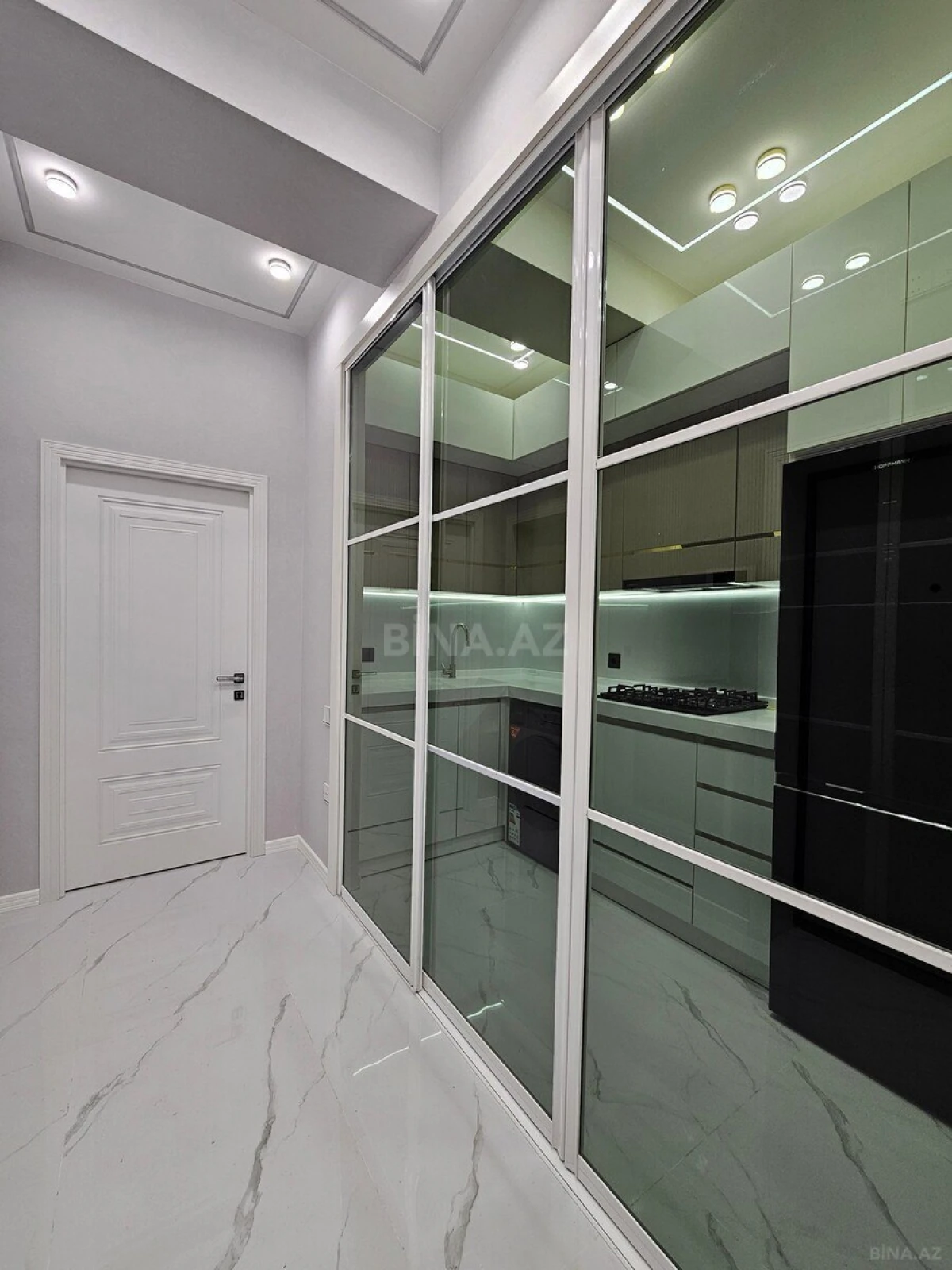Satılır 2 otaqlı mənzil 68 m²