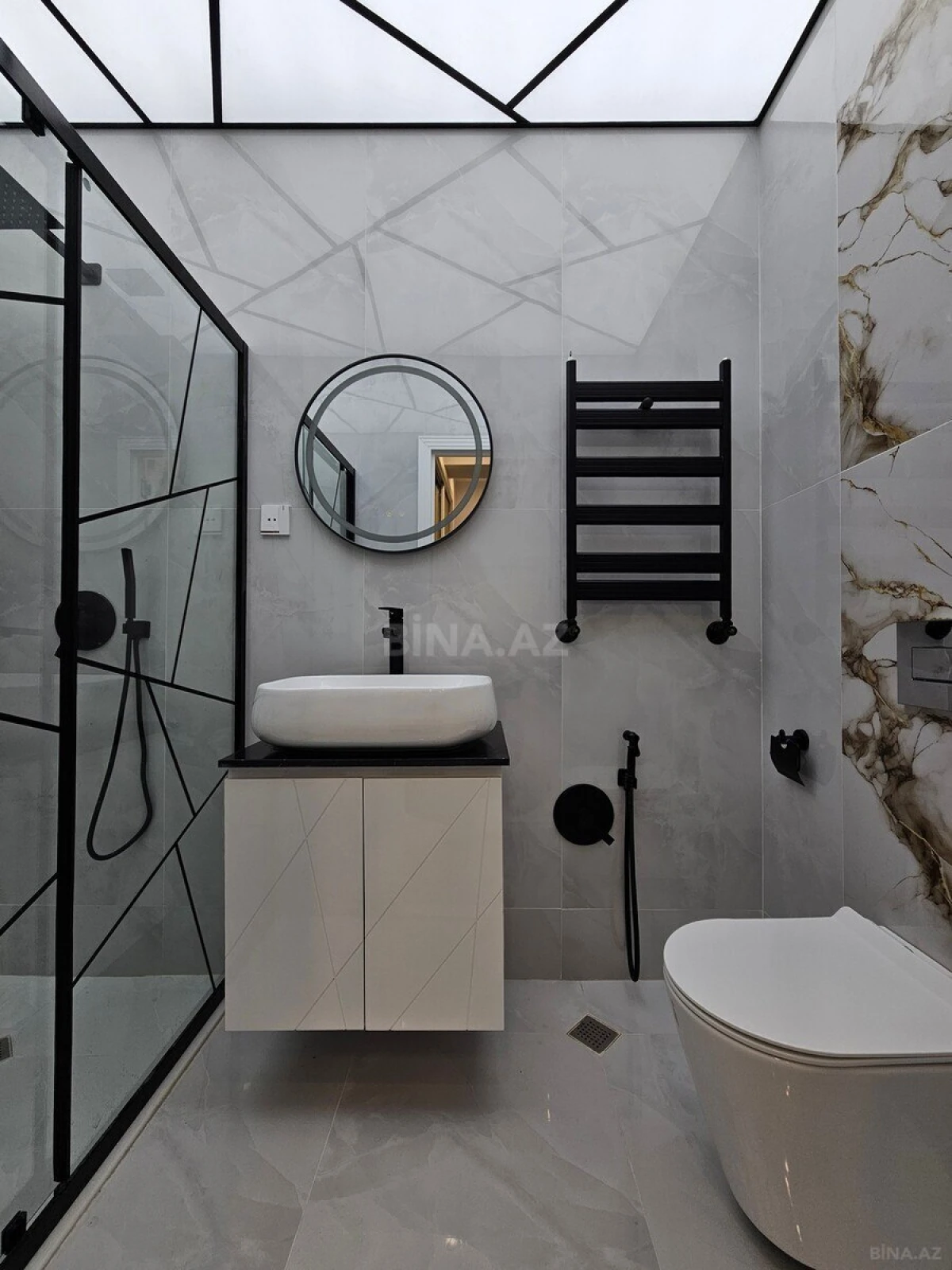 Satılır 2 otaqlı mənzil 68 m²