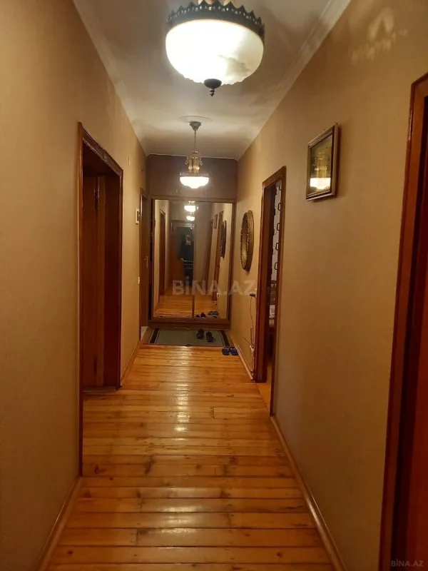 Satılır 5 otaqlı mənzil 106 m²