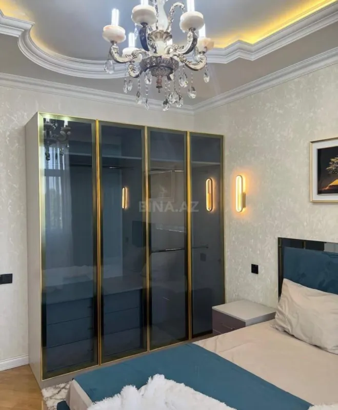 Satılır 3 otaqlı mənzil 98 m²