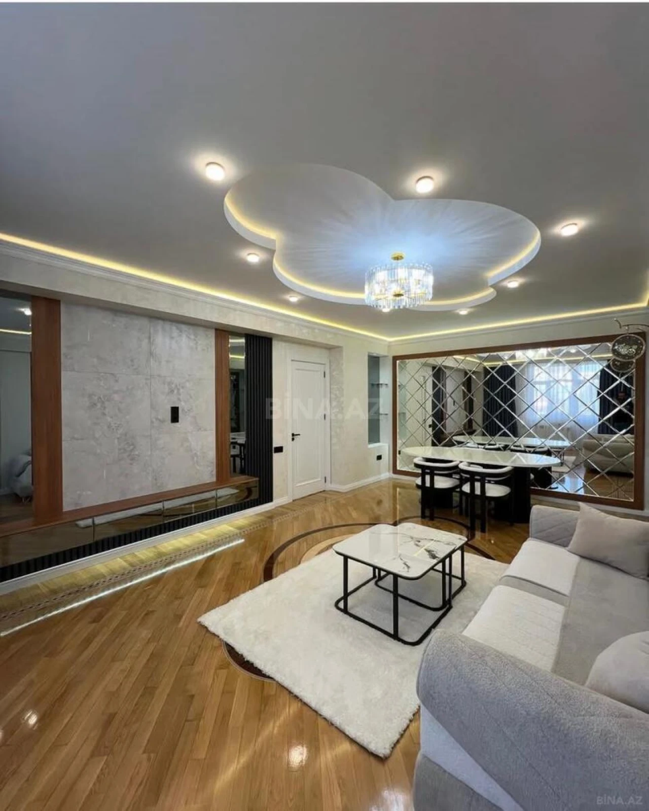 Satılır 3 otaqlı mənzil 98 m²