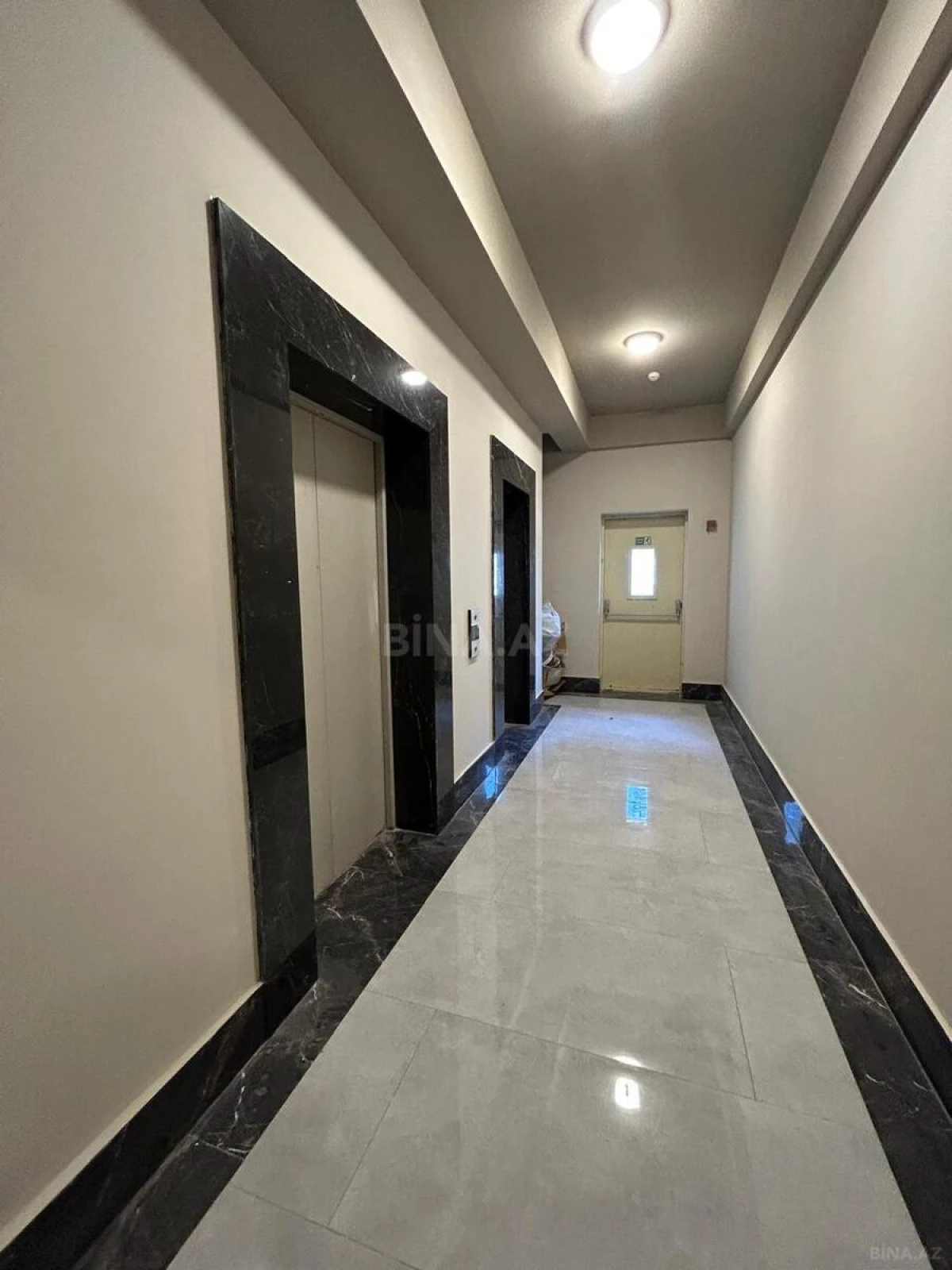 Satılır 2 otaqlı mənzil 76 m²