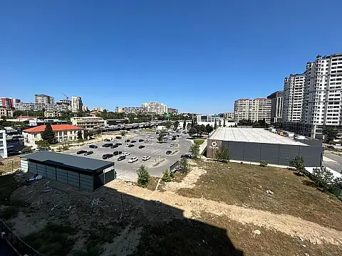 Satılır 2 otaqlı mənzil 76 m²