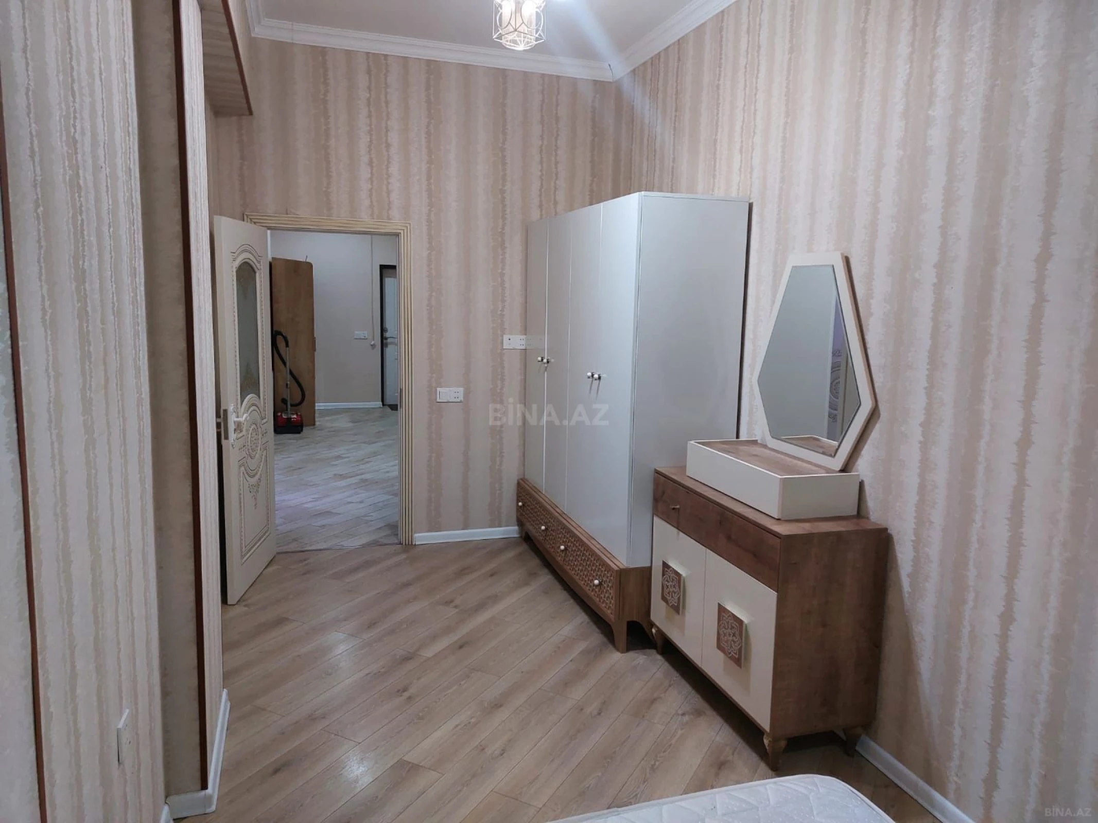 Kirayə verilir 3 otaqlı mənzil 100 m²