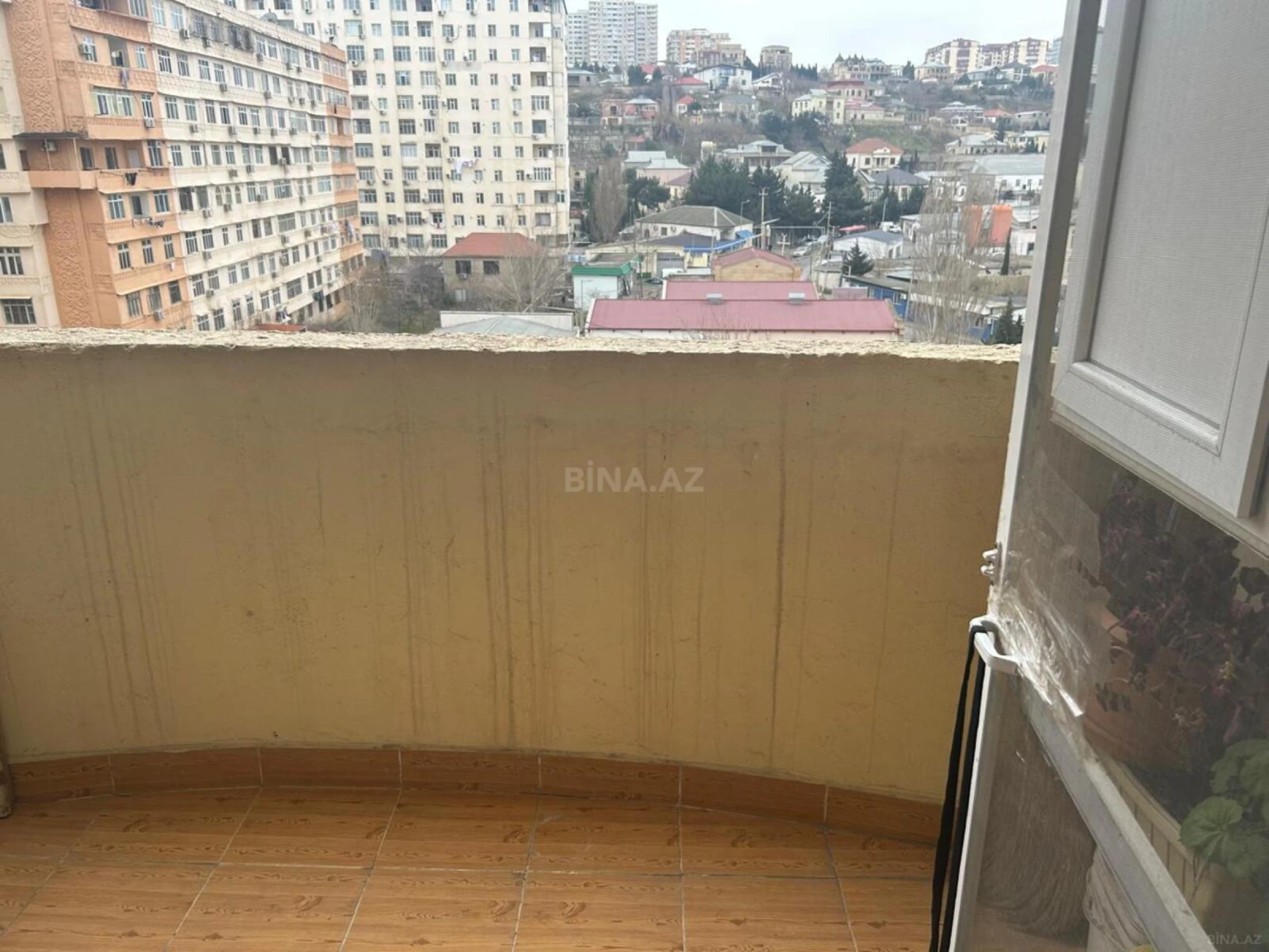 Satılır 2 otaqlı mənzil 96 m²