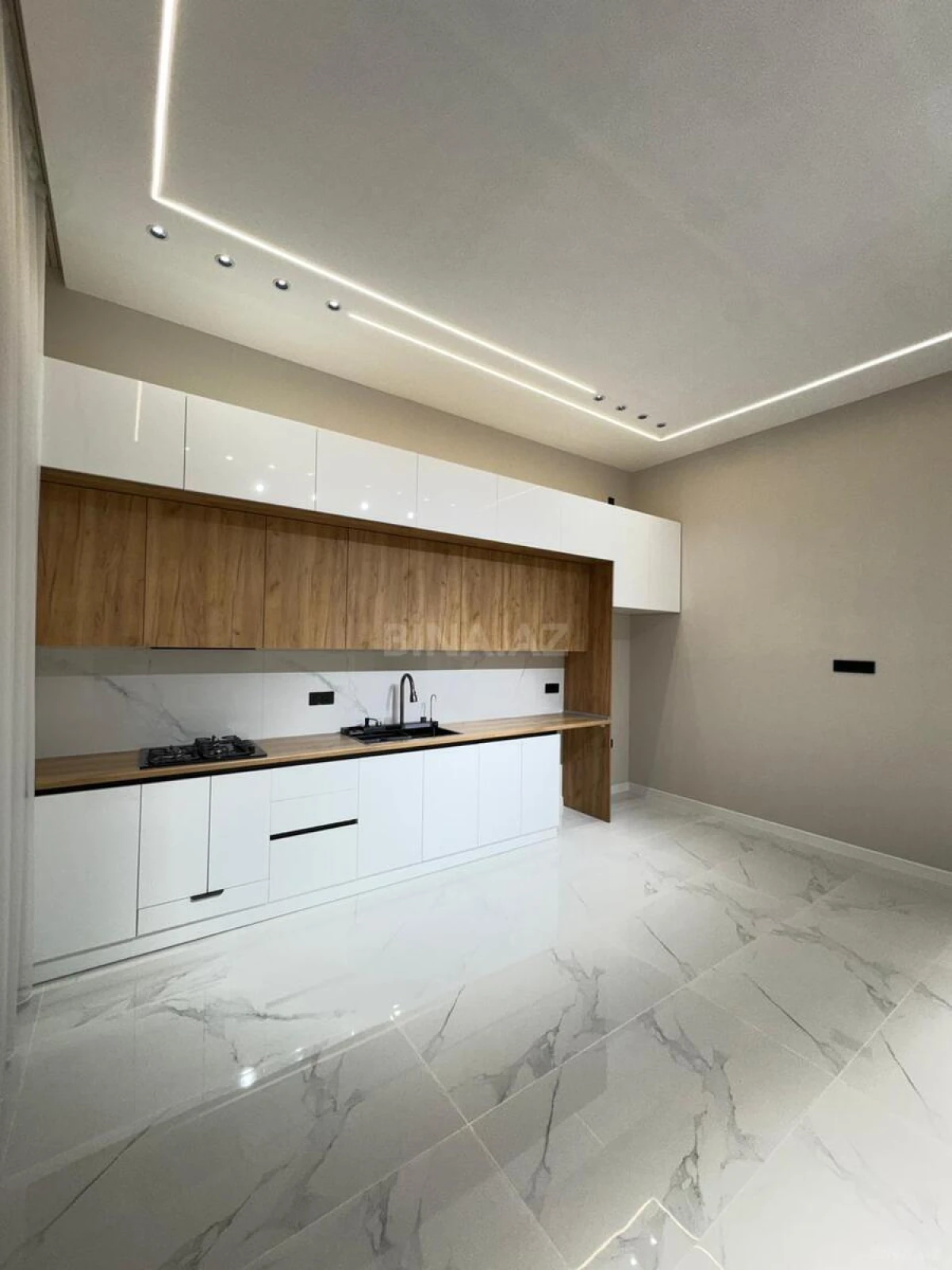Satılır 4 otaqlı həyət evi 180 m²