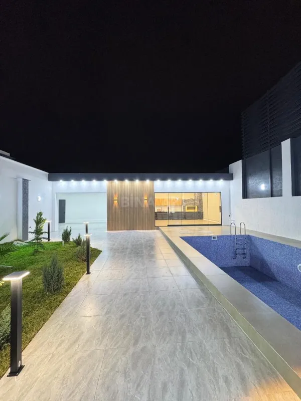 Satılır 4 otaqlı həyət evi 180 m²