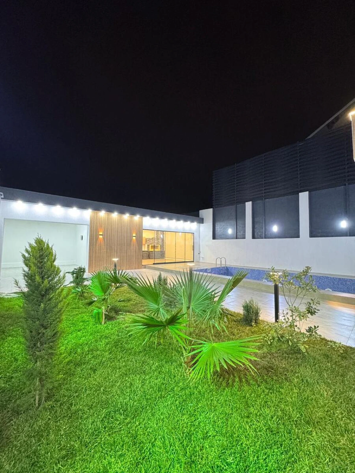 Satılır 4 otaqlı həyət evi 180 m²