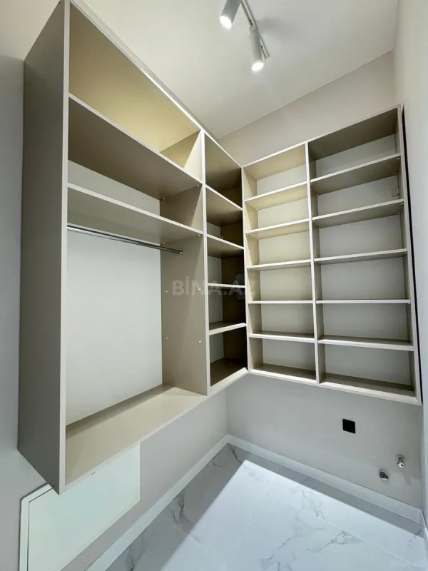 Satılır 4 otaqlı həyət evi 180 m²