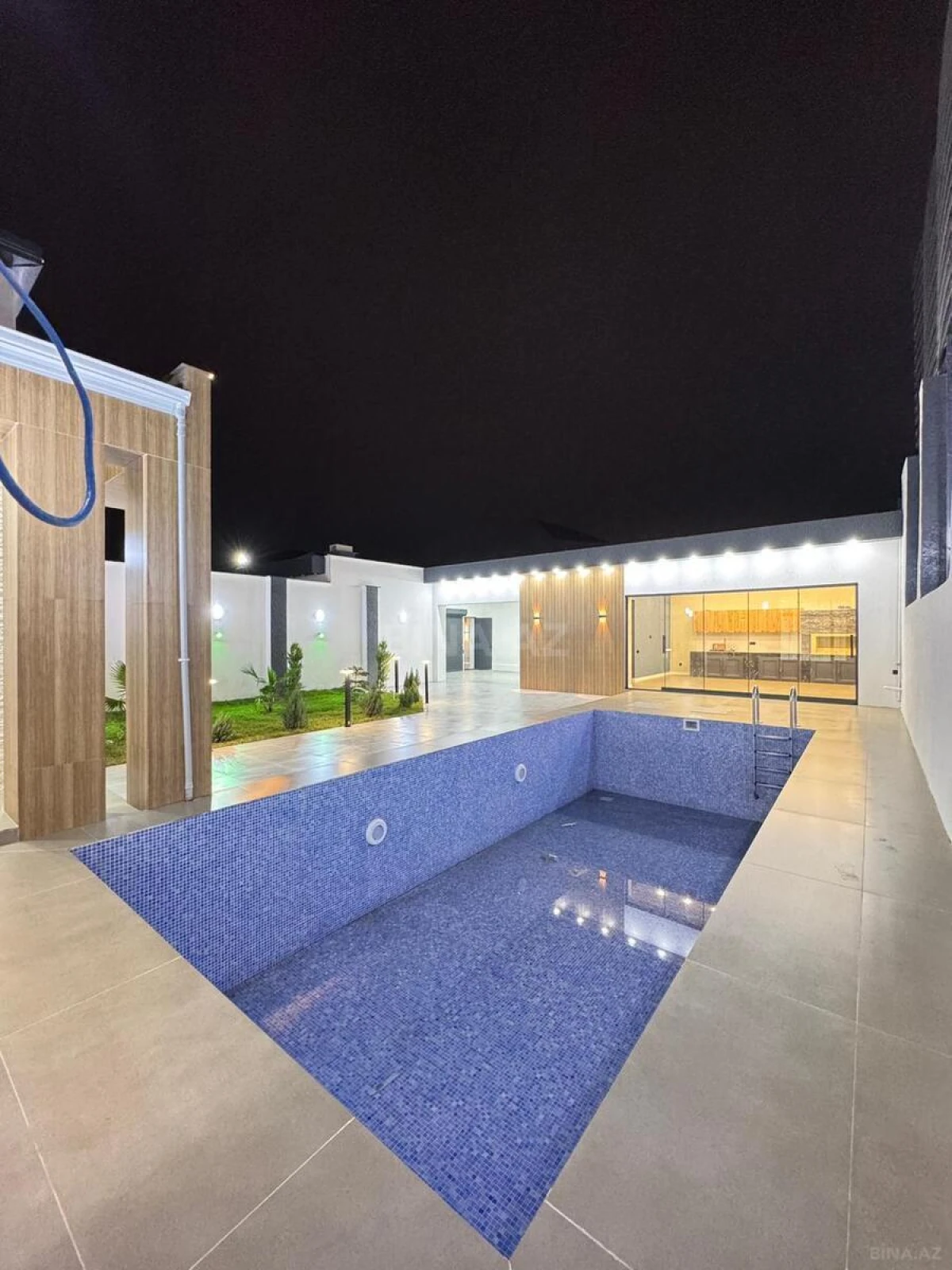 Satılır 4 otaqlı həyət evi 180 m²