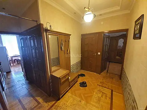 Satılır 4 otaqlı mənzil 100 m²