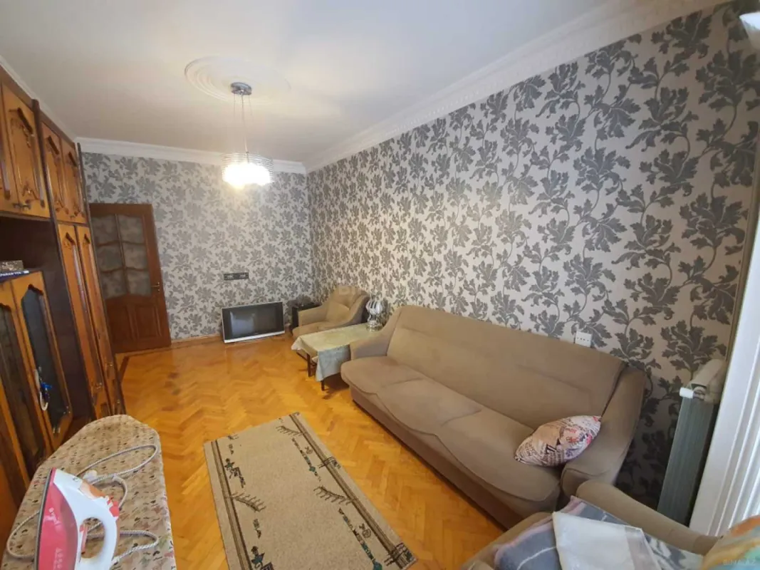 Satılır 4 otaqlı mənzil 100 m²