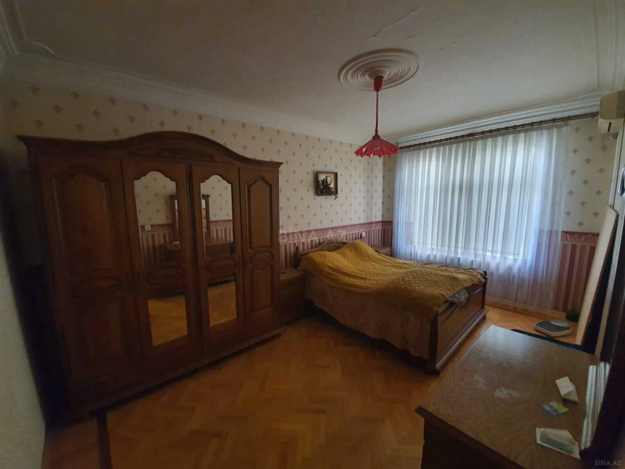 Satılır 4 otaqlı mənzil 100 m²