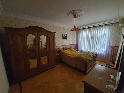 Satılır 4 otaqlı mənzil 100 m²