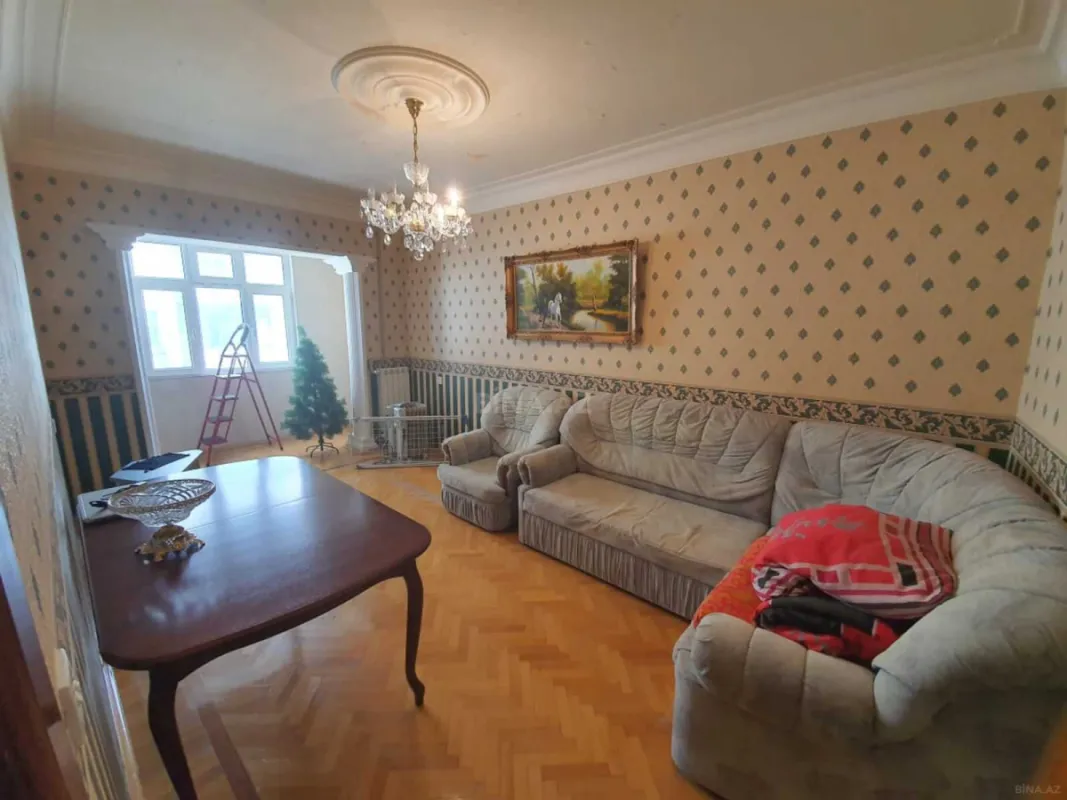 Satılır 4 otaqlı mənzil 100 m²