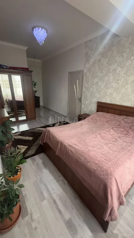 Satılır 3 otaqlı mənzil 126 m²