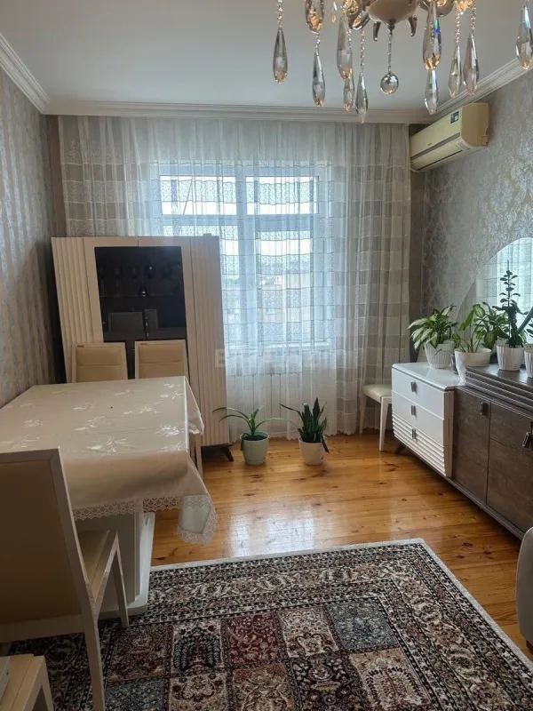 Satılır 3 otaqlı mənzil 79 m²