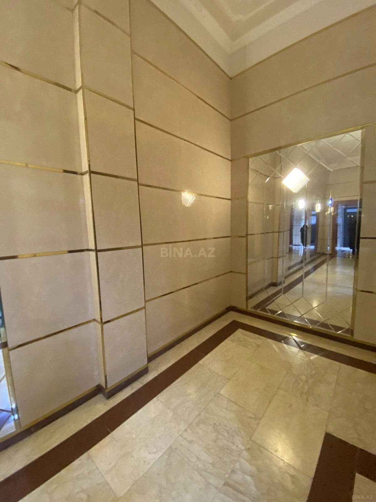 Satılır 2 otaqlı mənzil 90 m²