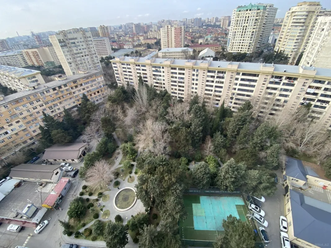 Satılır 2 otaqlı mənzil 69 m²