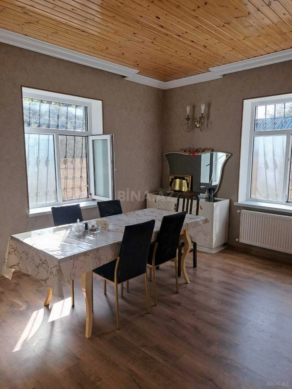 Satılır 4 otaqlı həyət evi 200 m²