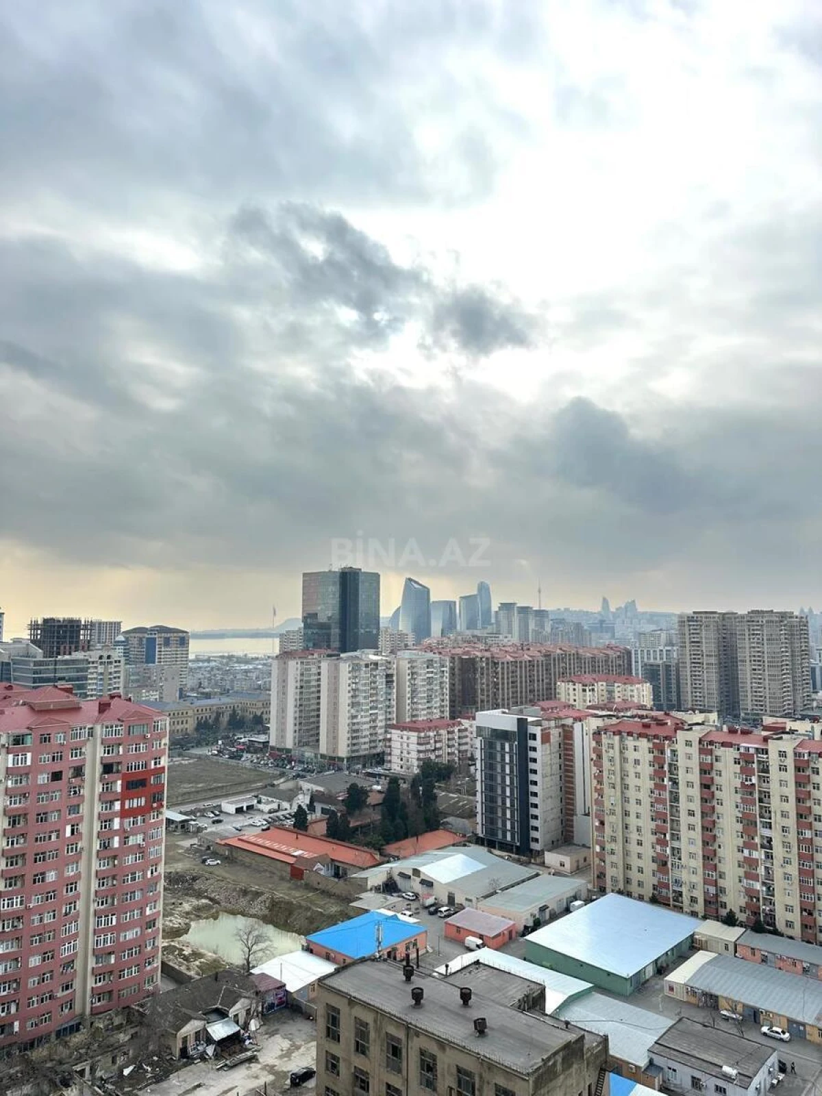 Satılır 2 otaqlı mənzil 67 m²