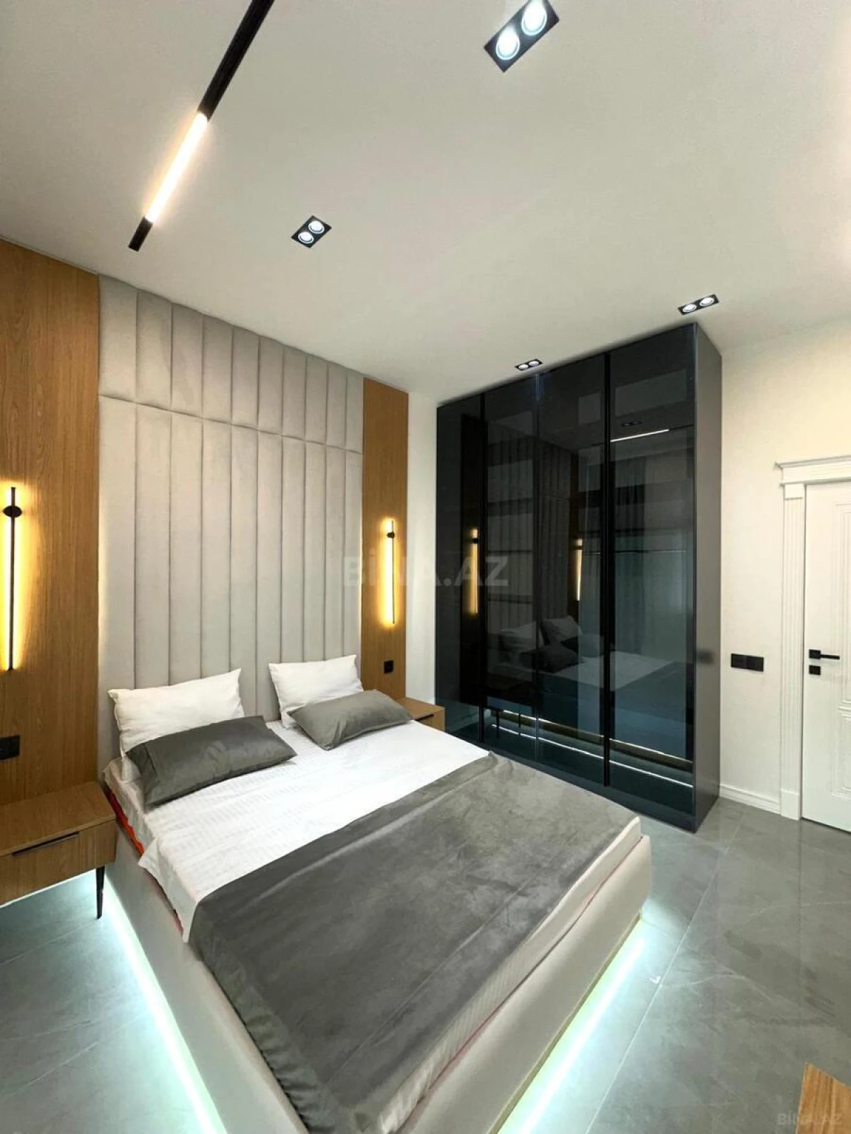 Satılır 2 otaqlı mənzil 67 m²