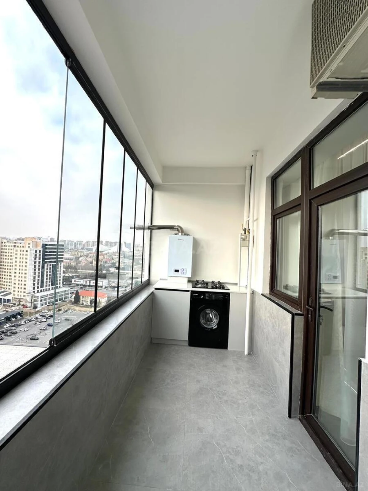 Satılır 2 otaqlı mənzil 67 m²