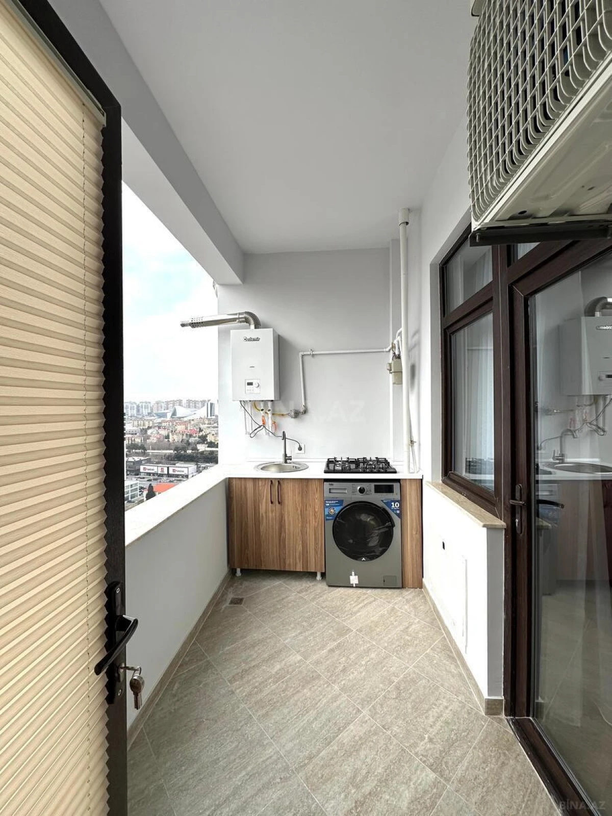 Satılır 2 otaqlı mənzil 67 m²