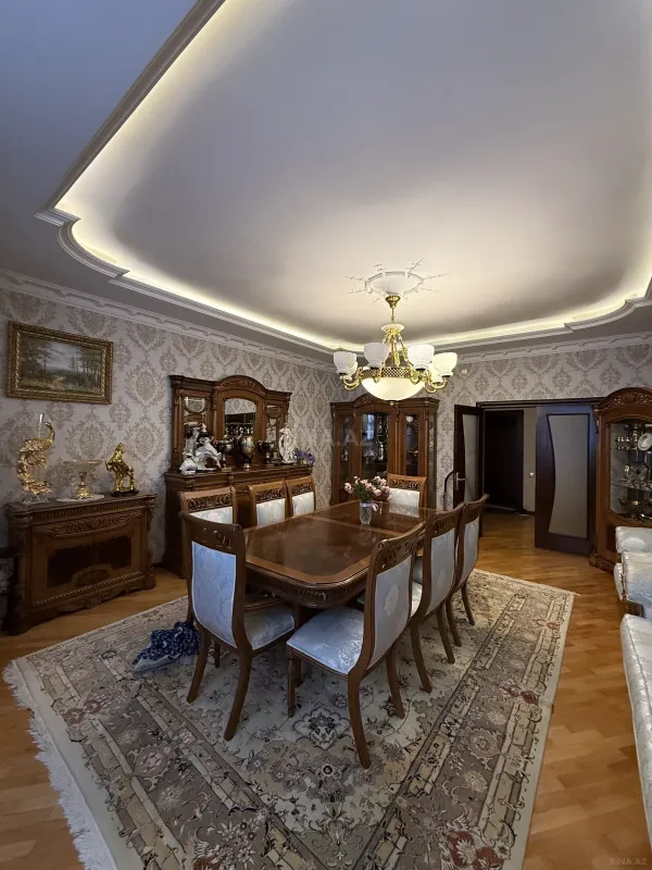 Satılır 3 otaqlı mənzil 147 m²