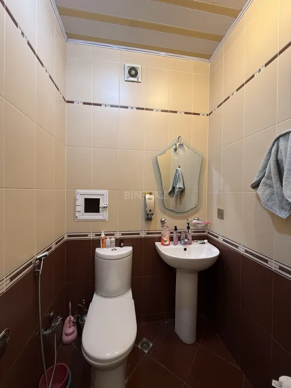 Satılır 3 otaqlı mənzil 147 m²