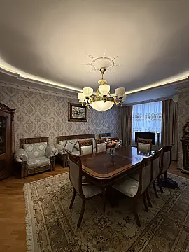 Satılır 3 otaqlı mənzil 147 m²