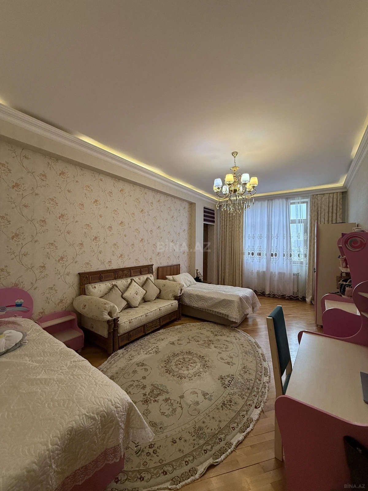 Satılır 3 otaqlı mənzil 147 m²
