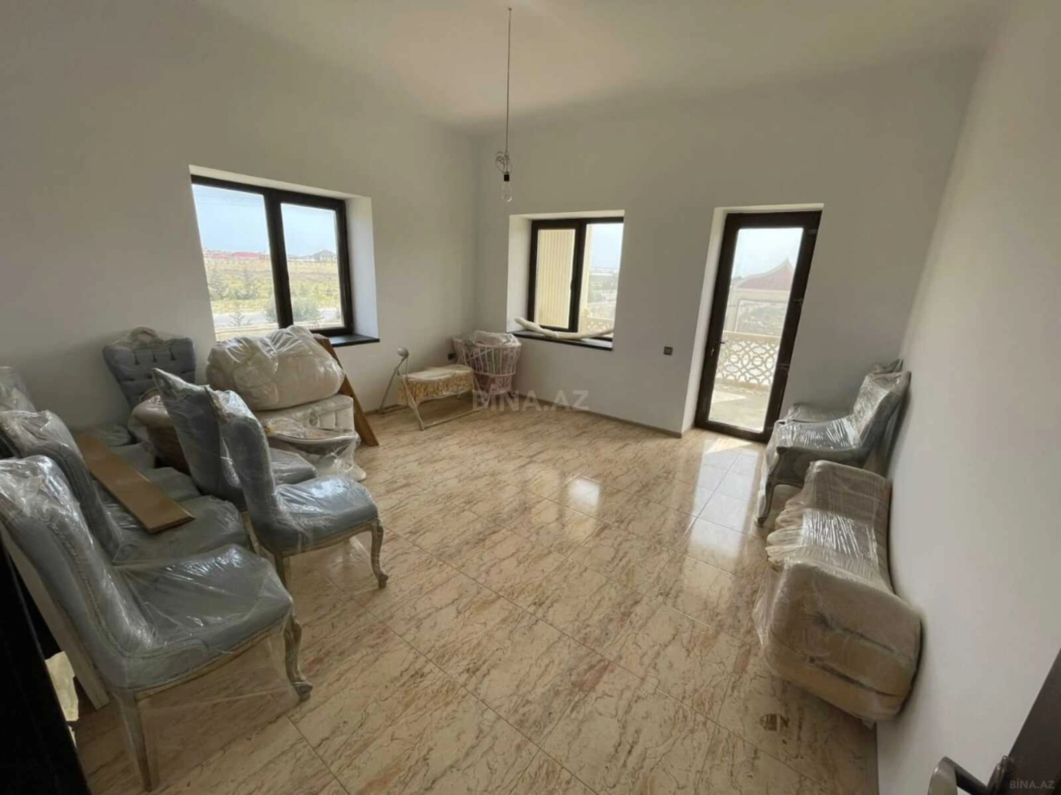 Satılır 6 otaqlı həyət evi 540 m²