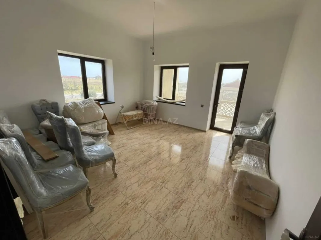 Satılır 6 otaqlı həyət evi 540 m²