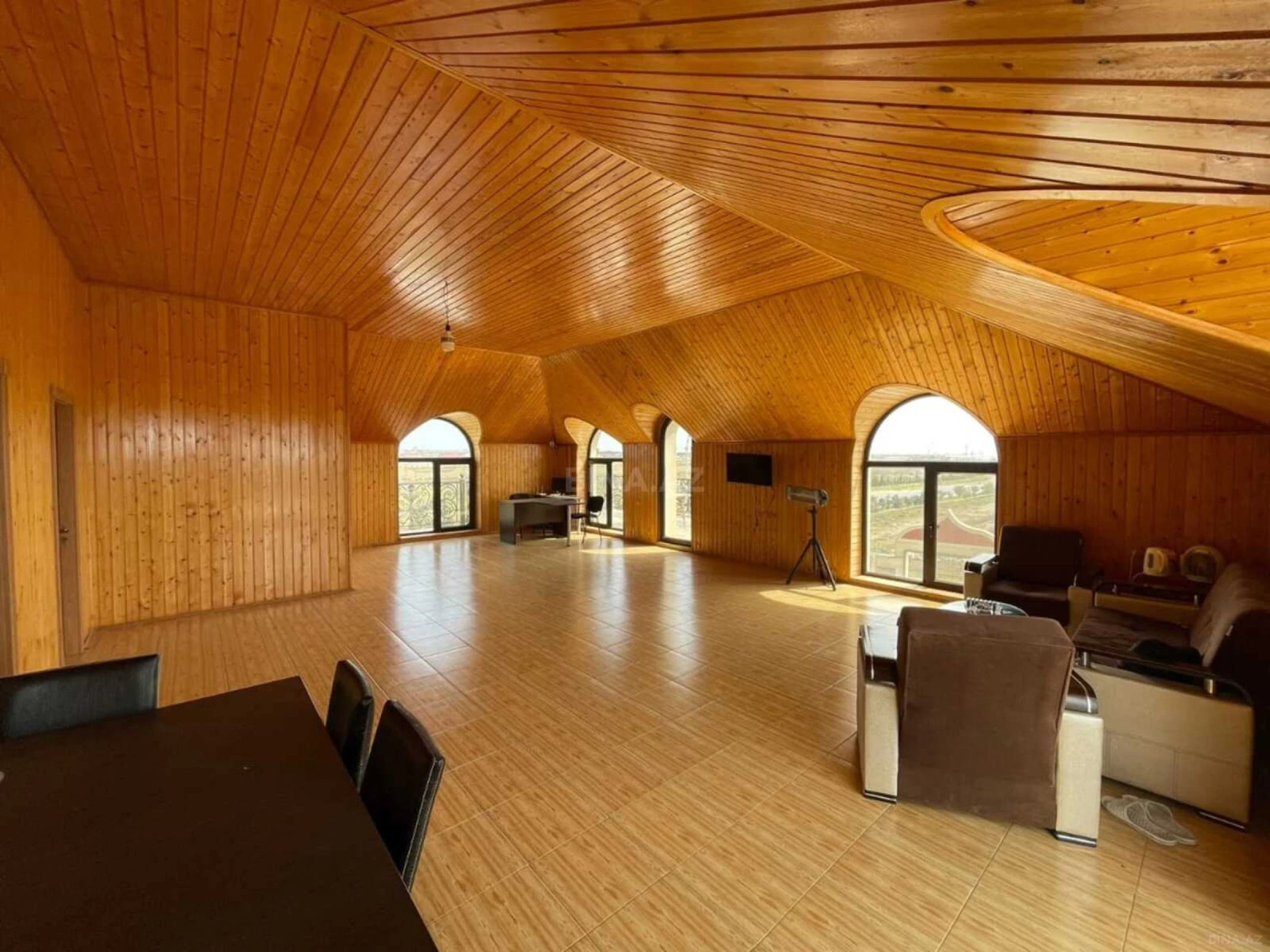 Satılır 6 otaqlı həyət evi 540 m²