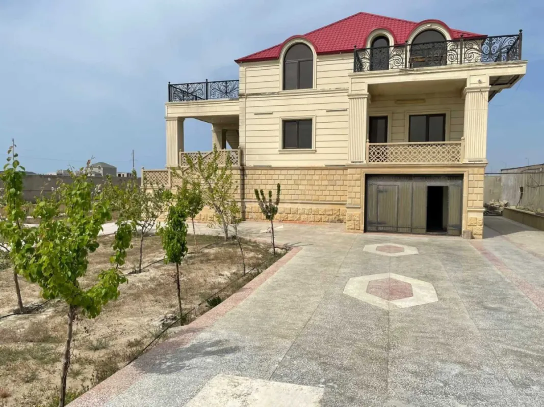 Satılır 6 otaqlı həyət evi 540 m²