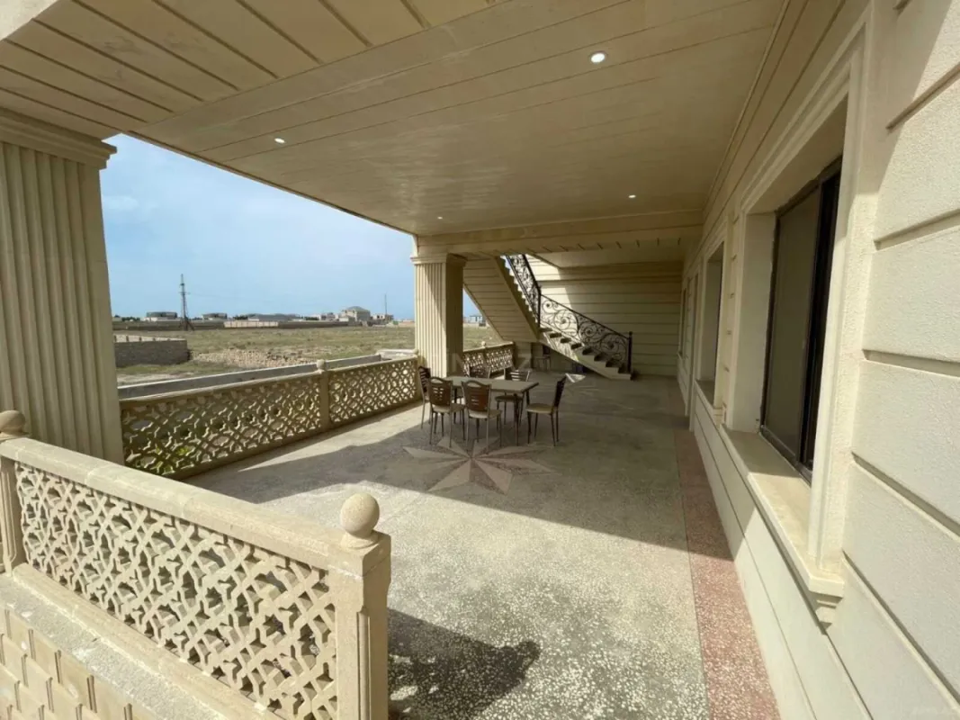 Satılır 6 otaqlı həyət evi 540 m²