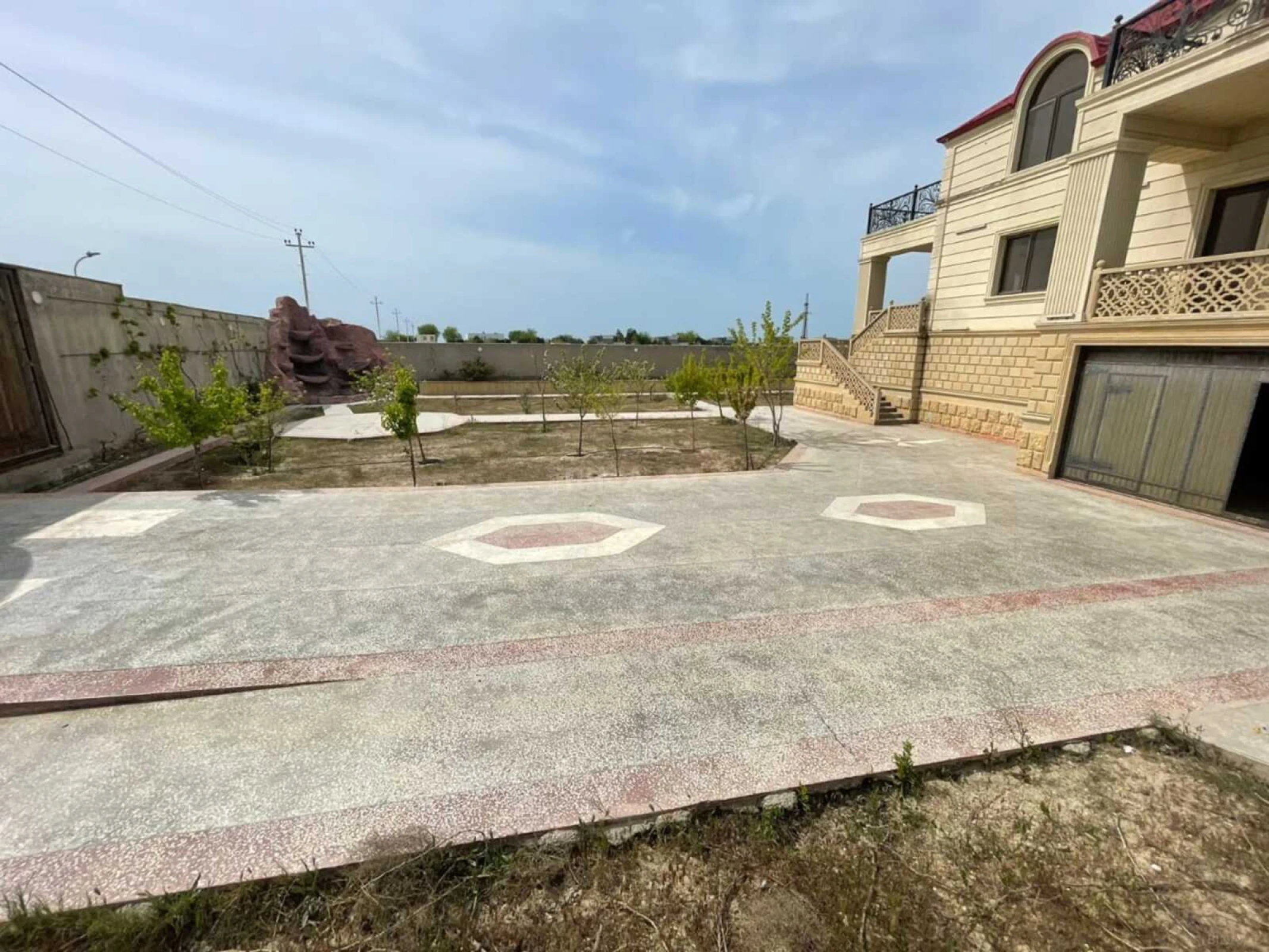 Satılır 6 otaqlı həyət evi 540 m²