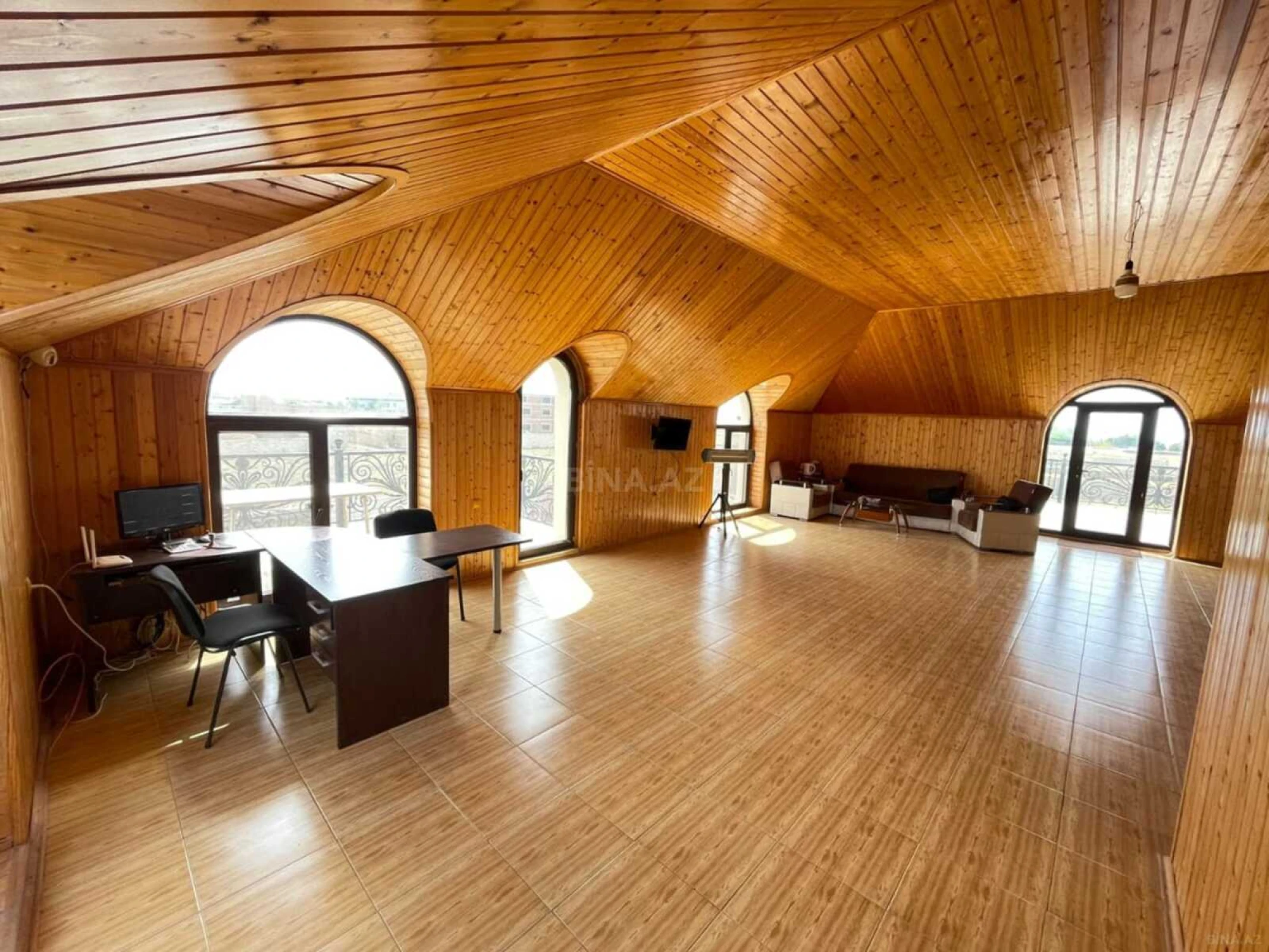 Satılır 6 otaqlı həyət evi 540 m²