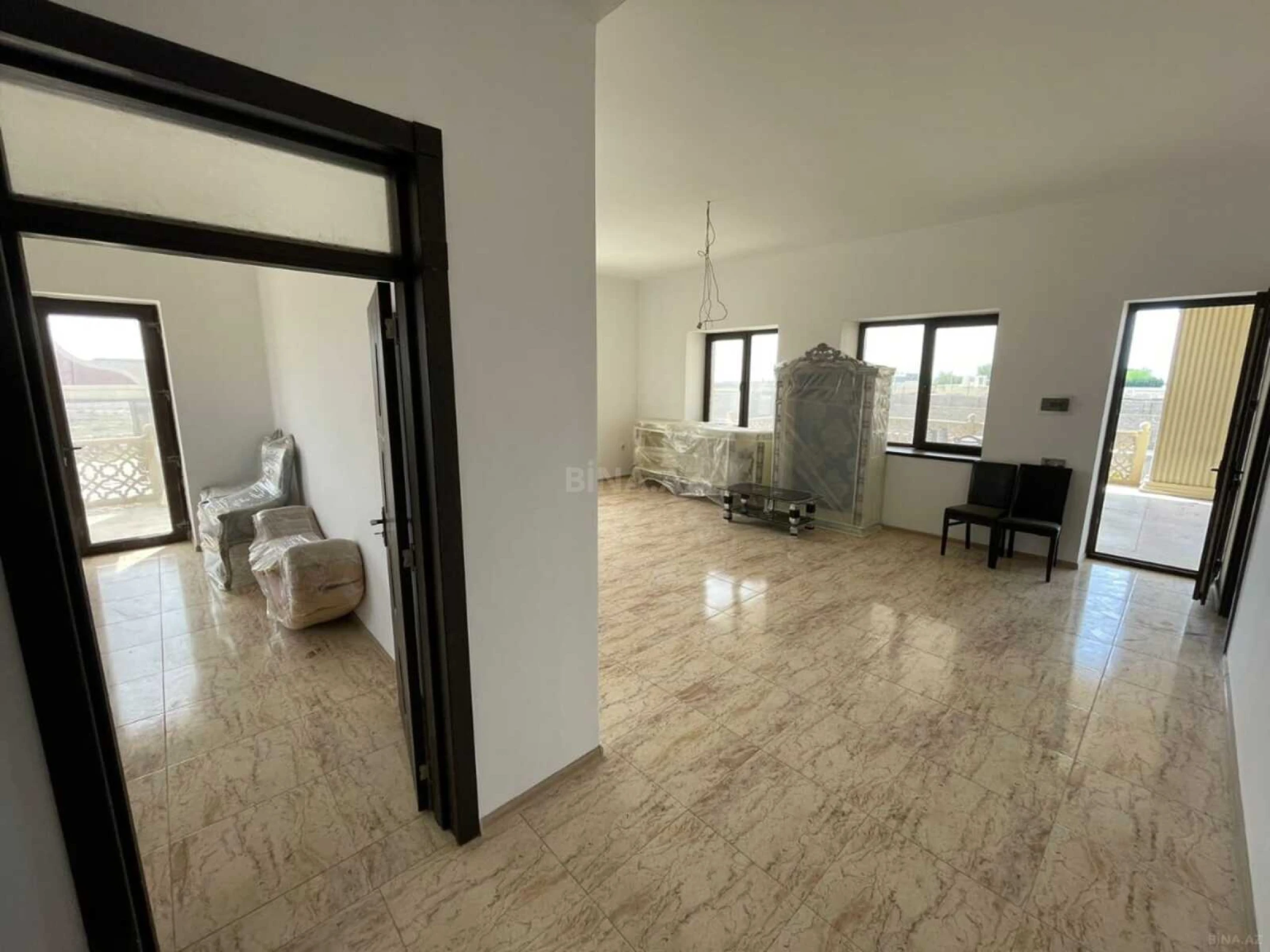 Satılır 6 otaqlı həyət evi 540 m²